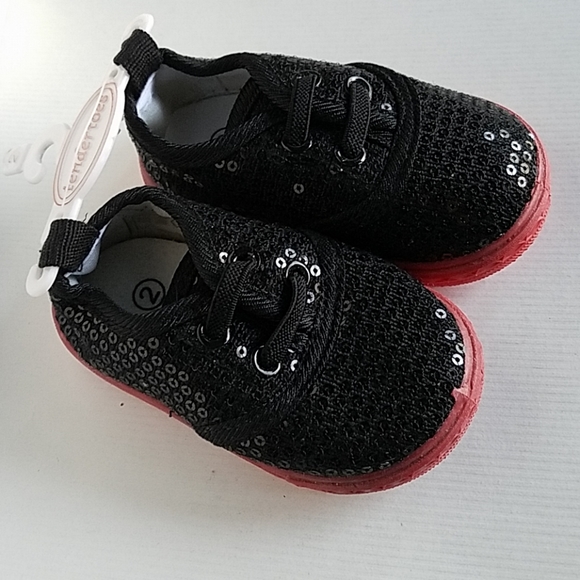 cute black tennis shoes